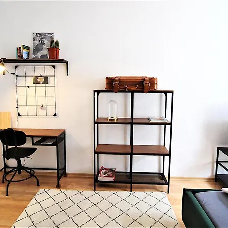 Homie Schiestlstrasse - Moderne Altbauapartments, Nahe Stadtzentrum & Weinberge * 뷔르츠부르크