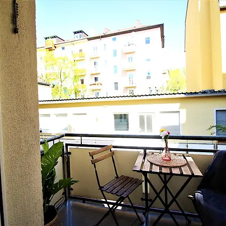 Homie Schiestlstrasse - Moderne Altbauapartments, Nahe Stadtzentrum & Weinberge 아파트 *