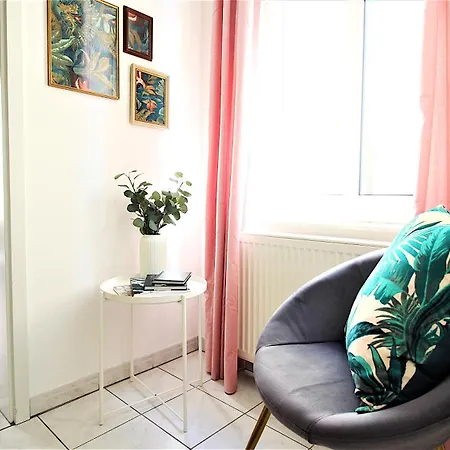 Homie Schiestlstrasse - Moderne Altbauapartments, Nahe Stadtzentrum & Weinberge * 뷔르츠부르크