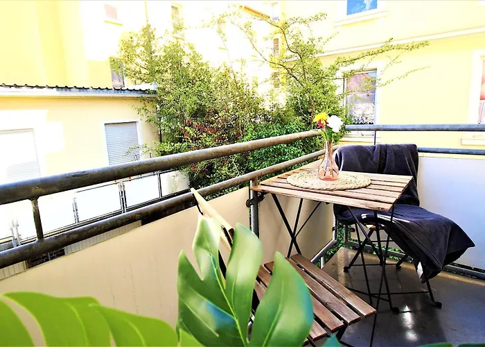 Homie Schiestlstrasse - Moderne Altbauapartments, Nahe Stadtzentrum & Weinberge Apartament Würzburg