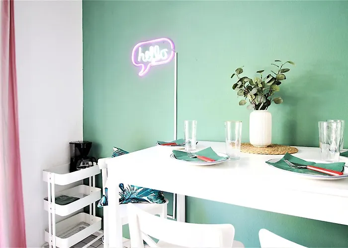Apartament Homie Schiestlstrasse - Moderne Altbauapartments, Nahe Stadtzentrum & Weinberge Würzburg